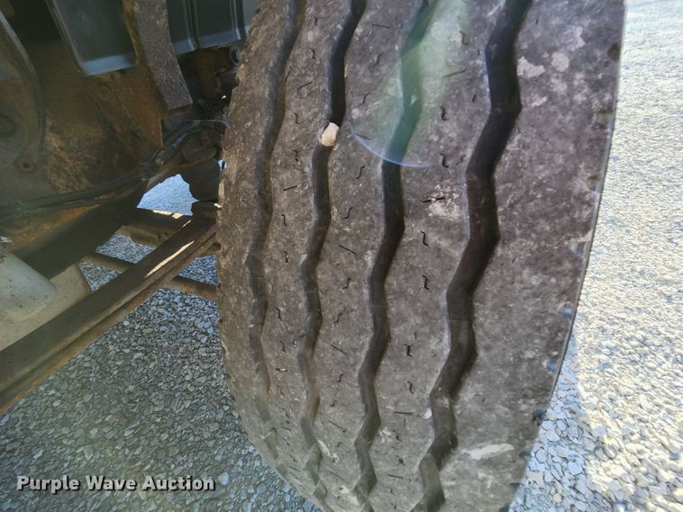 image for item MK9134 2006 International 7400  Crew Cab dump truck