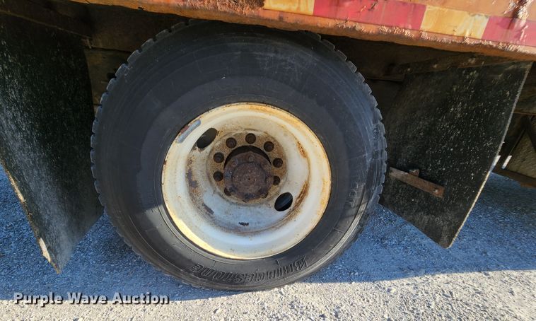 image for item MK9134 2006 International 7400  Crew Cab dump truck