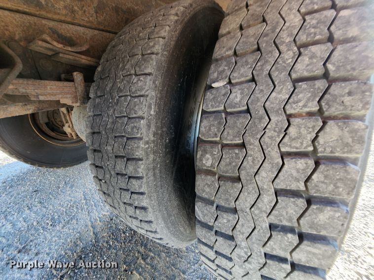 image for item MK9134 2006 International 7400  Crew Cab dump truck