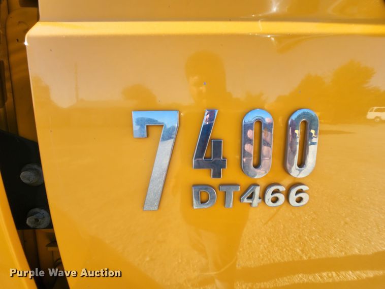 image for item MK9134 2006 International 7400  Crew Cab dump truck