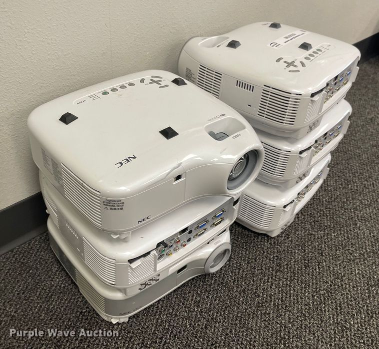 image for item MU9039 (6) NEC LT280 projectors