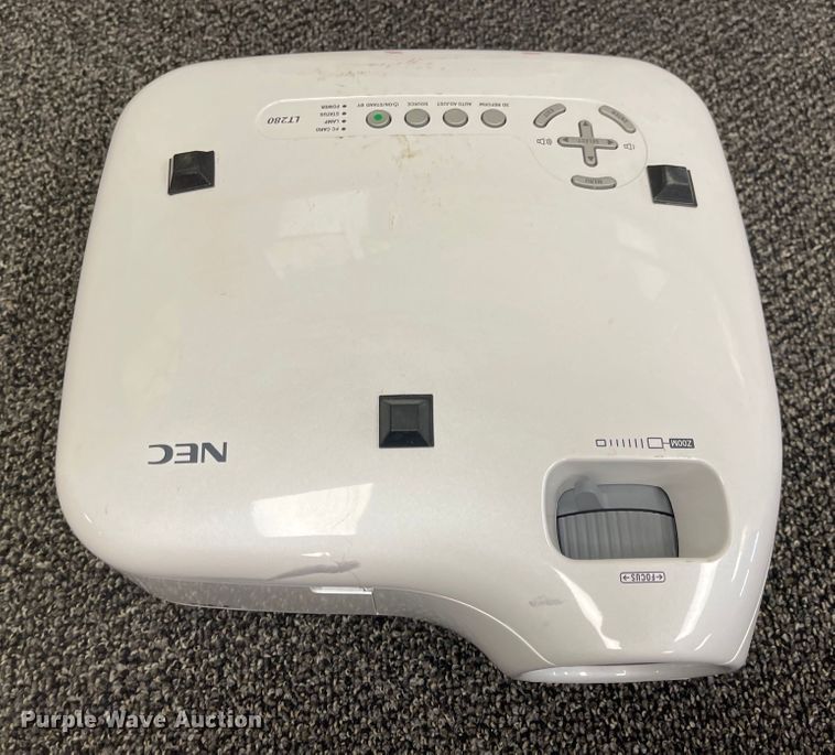 image for item MU9039 (6) NEC LT280 projectors