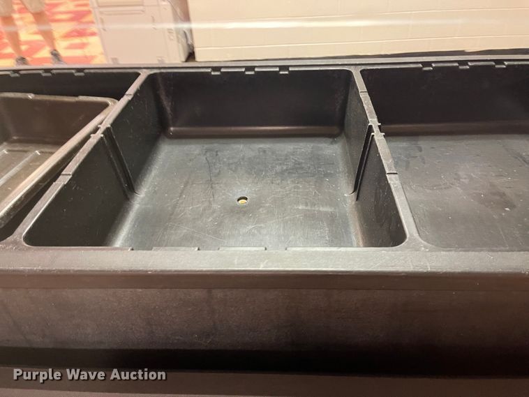 image for item MU9044 Salad bar