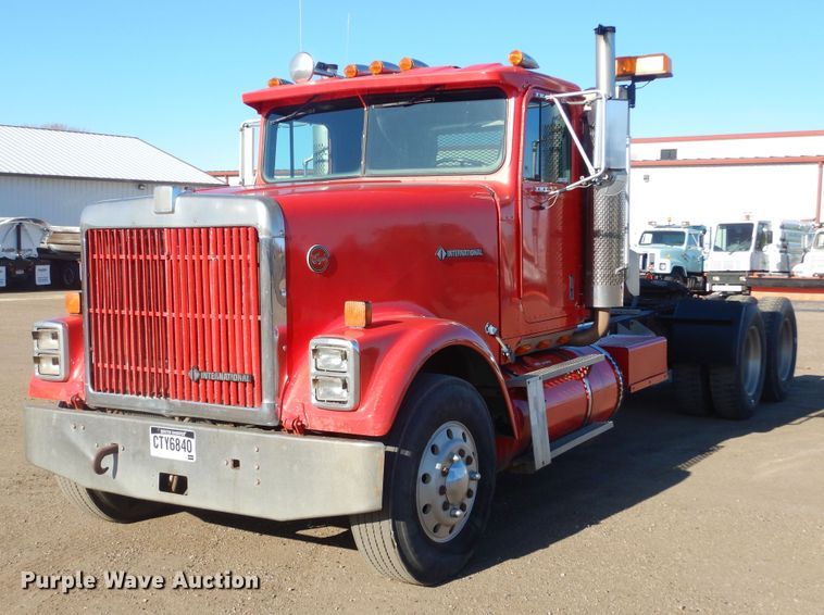 image for item MX9991 1989 International 9300  semi truck