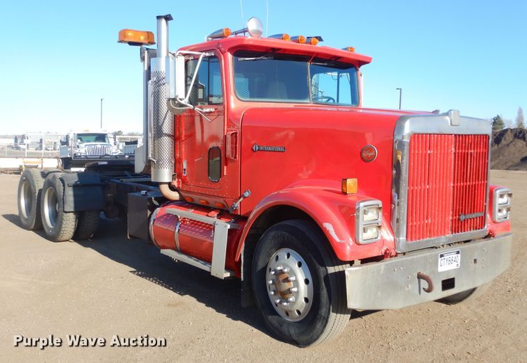 image for item MX9991 1989 International 9300  semi truck