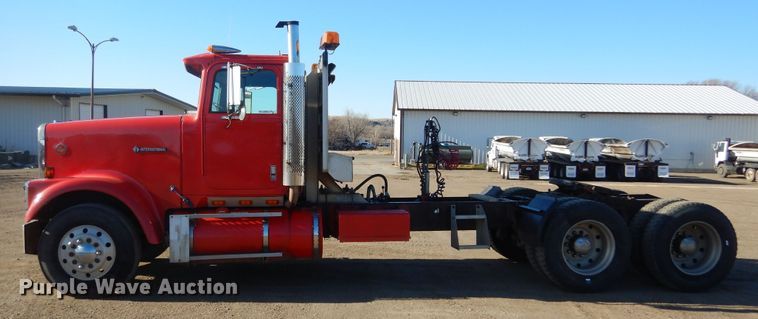 image for item MX9991 1989 International 9300  semi truck