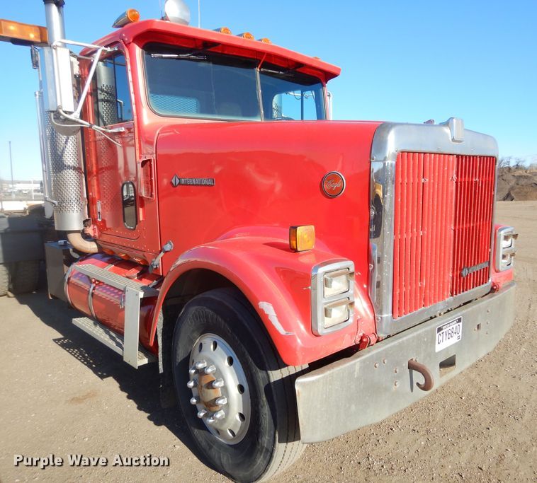 image for item MX9991 1989 International 9300  semi truck