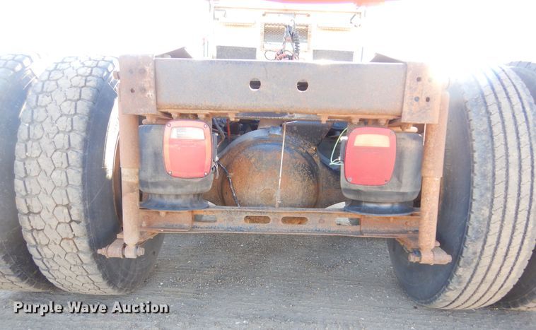 image for item MX9991 1989 International 9300  semi truck