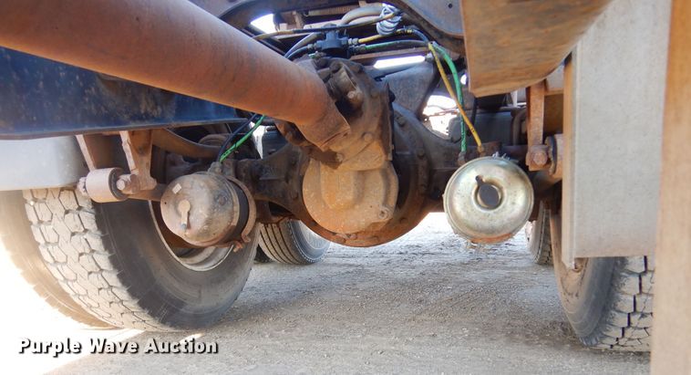 image for item MX9991 1989 International 9300  semi truck