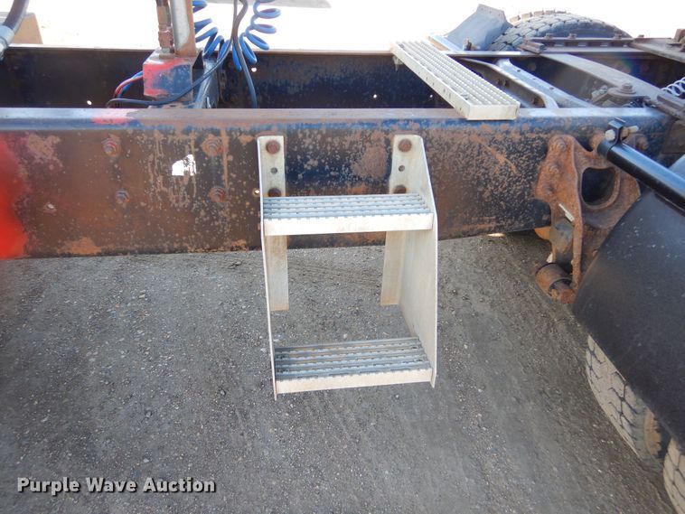 image for item MX9991 1989 International 9300  semi truck