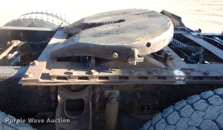 image for item MX9991 1989 International 9300  semi truck