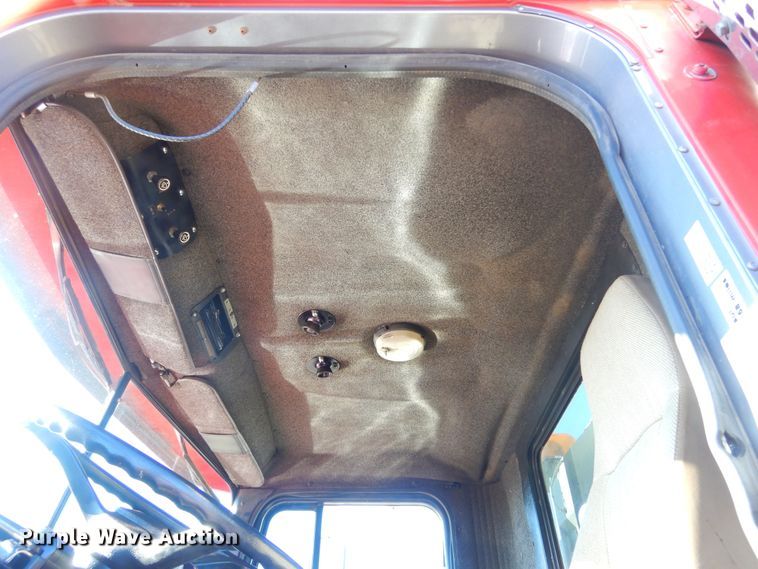 image for item MX9991 1989 International 9300  semi truck