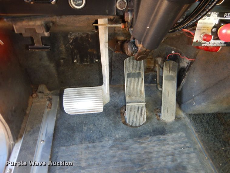 image for item MX9991 1989 International 9300  semi truck