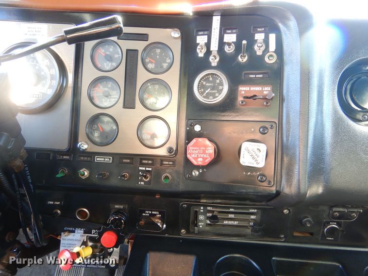 image for item MX9991 1989 International 9300  semi truck