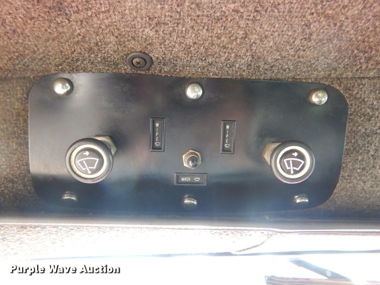 image for item MX9991 1989 International 9300  semi truck