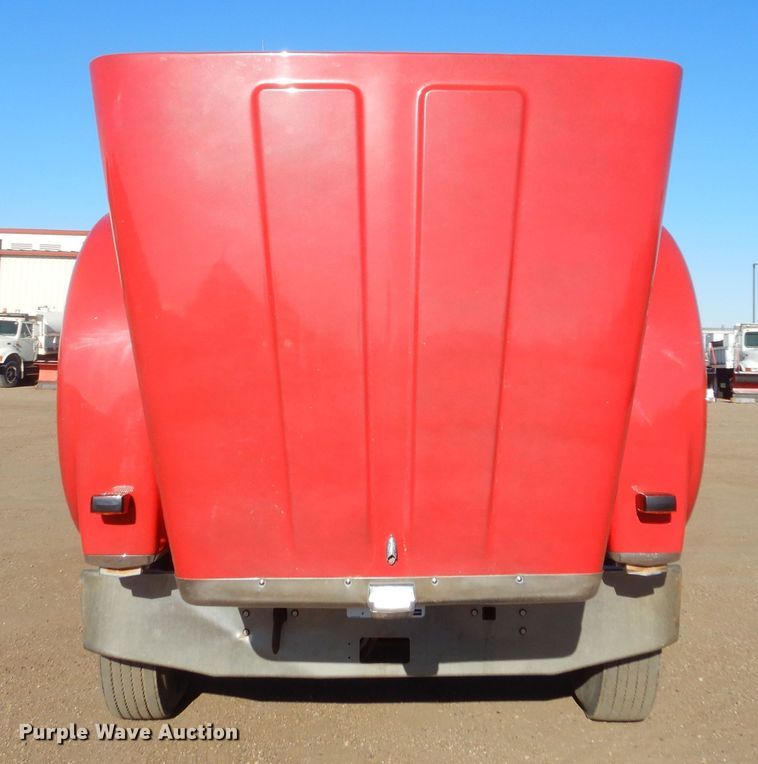 image for item MX9991 1989 International 9300  semi truck