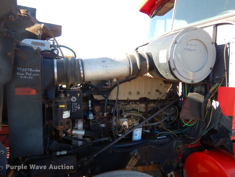 image for item MX9991 1989 International 9300  semi truck