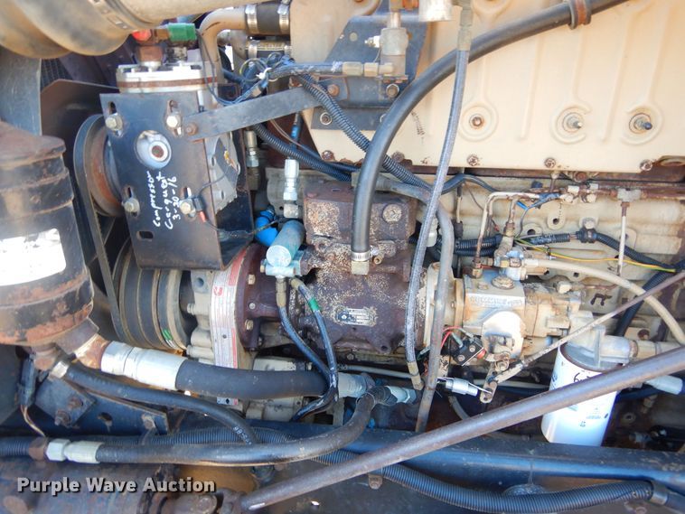 image for item MX9991 1989 International 9300  semi truck