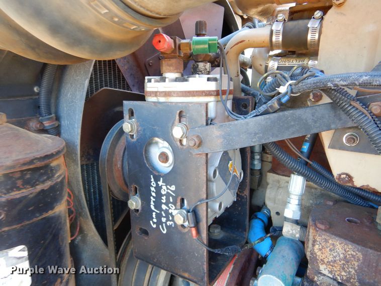 image for item MX9991 1989 International 9300  semi truck