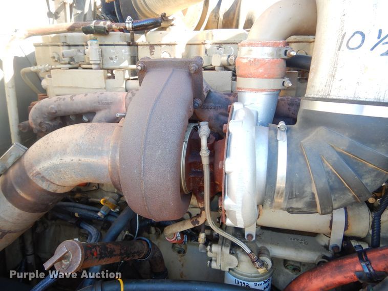 image for item MX9991 1989 International 9300  semi truck