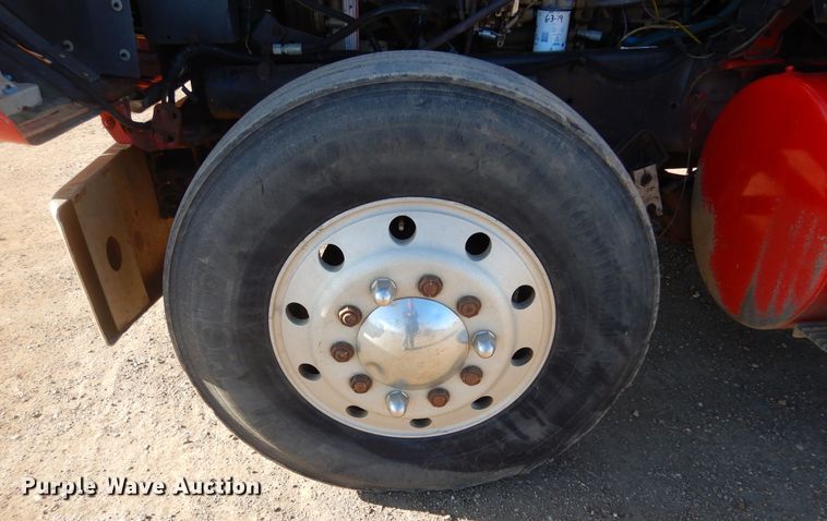 image for item MX9991 1989 International 9300  semi truck