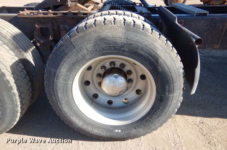 image for item MX9991 1989 International 9300  semi truck