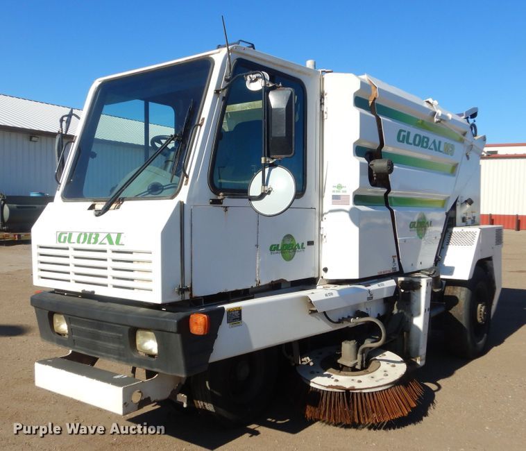image for item MX9992 2014 Global M3  street sweeper