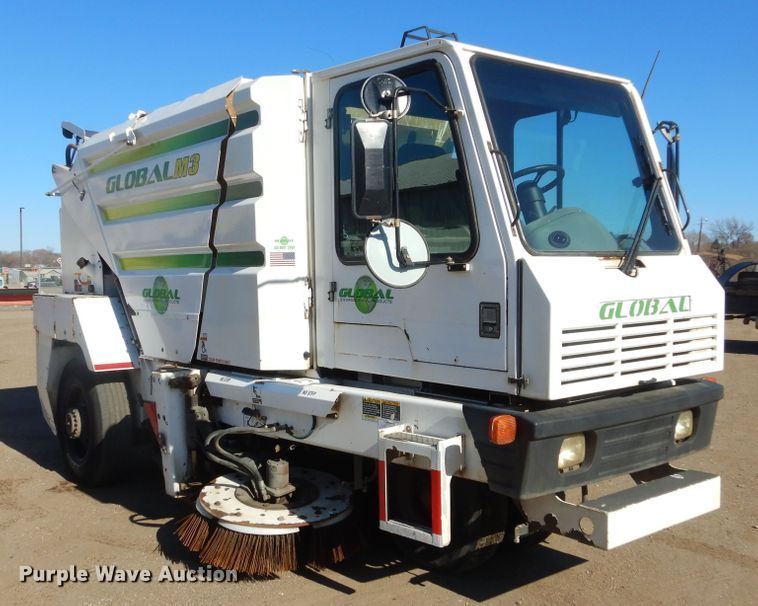 image for item MX9992 2014 Global M3  street sweeper