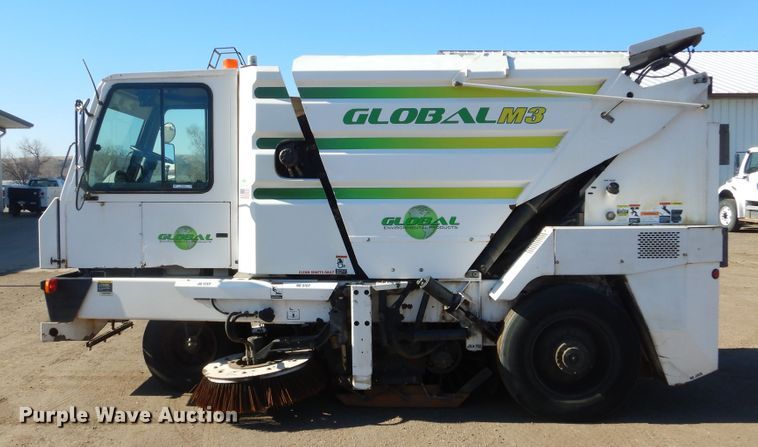 image for item MX9992 2014 Global M3  street sweeper