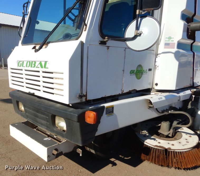 image for item MX9992 2014 Global M3  street sweeper