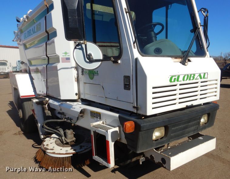 image for item MX9992 2014 Global M3  street sweeper