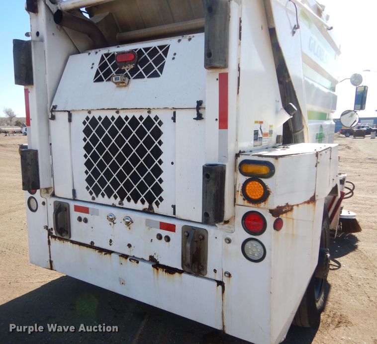 image for item MX9992 2014 Global M3  street sweeper