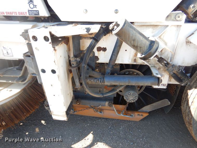 image for item MX9992 2014 Global M3  street sweeper