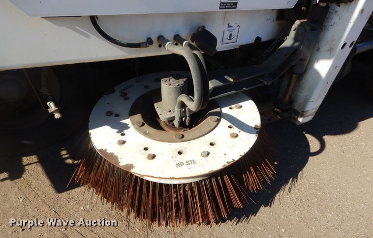 image for item MX9992 2014 Global M3  street sweeper