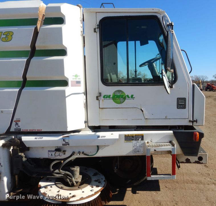 image for item MX9992 2014 Global M3  street sweeper