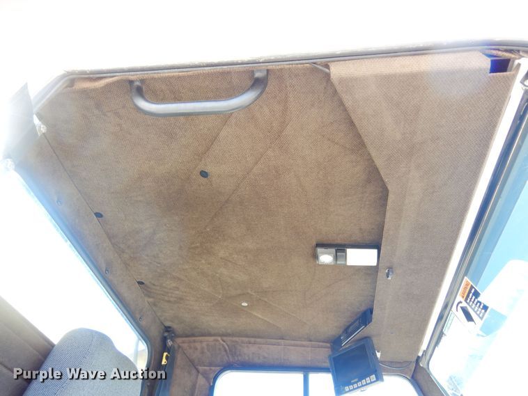 image for item MX9992 2014 Global M3  street sweeper