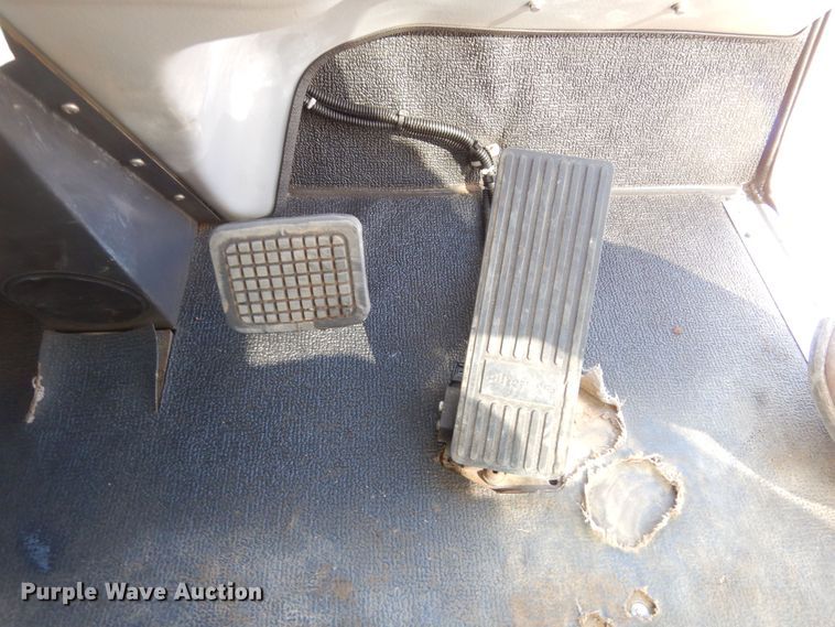 image for item MX9992 2014 Global M3  street sweeper