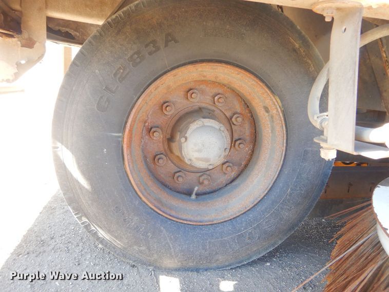 image for item MX9992 2014 Global M3  street sweeper