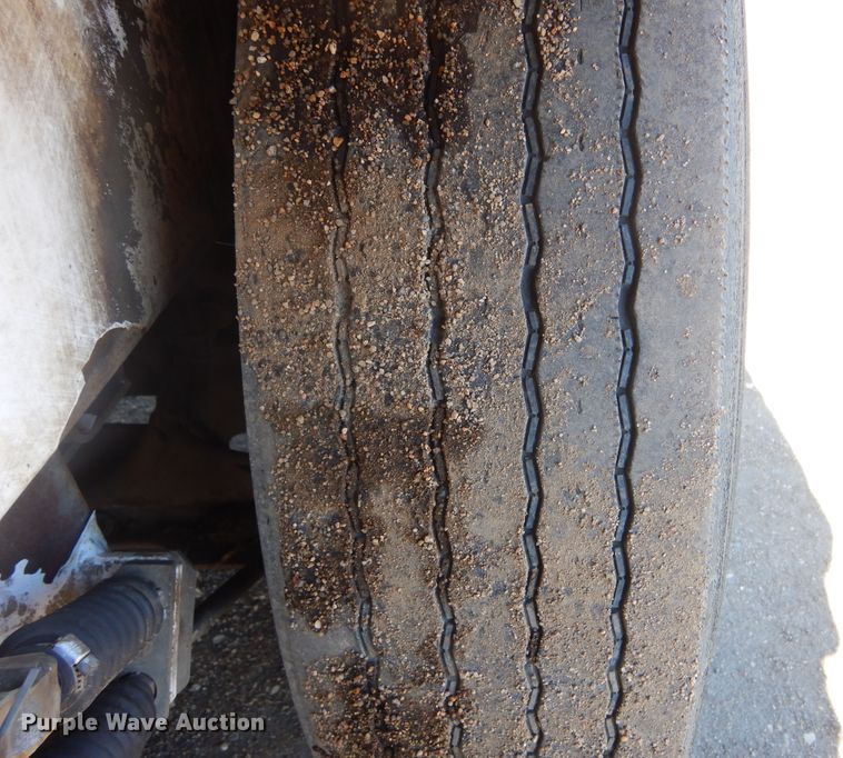 image for item MX9992 2014 Global M3  street sweeper