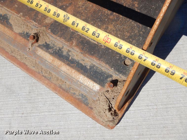 image for item MX9995 2012 Bobcat S185  skid steer loader