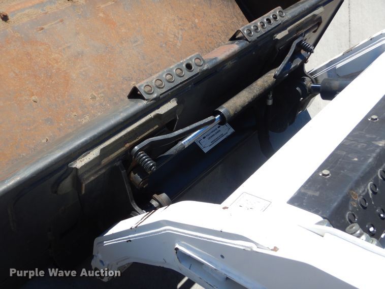 image for item MX9995 2012 Bobcat S185  skid steer loader