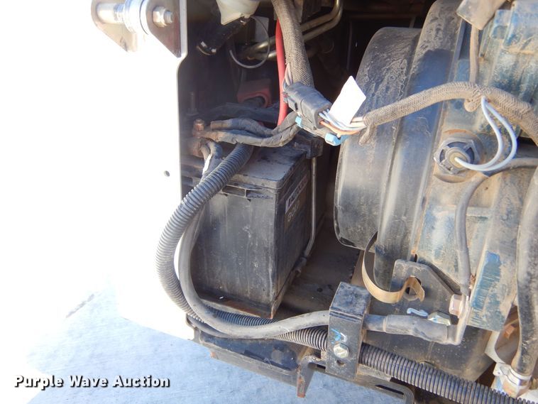 image for item MX9995 2012 Bobcat S185  skid steer loader