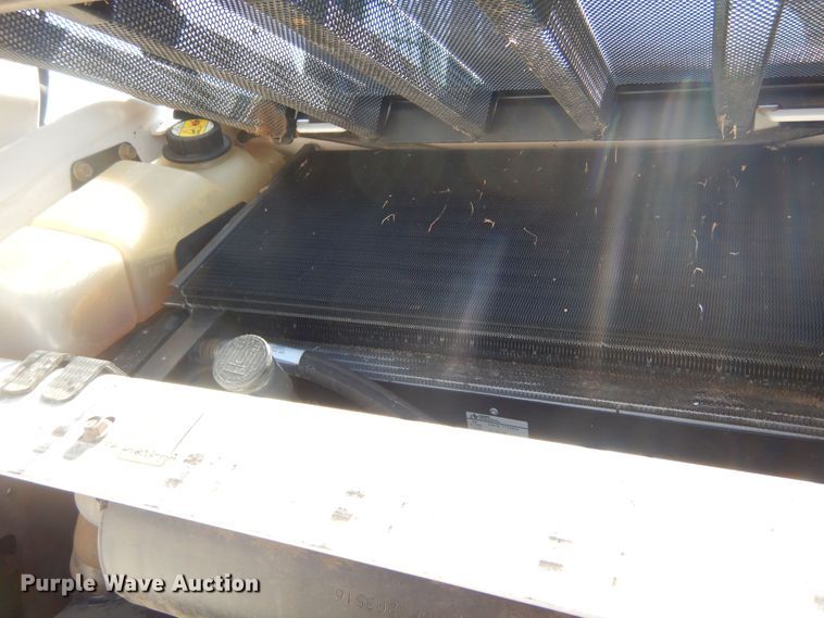 image for item MX9995 2012 Bobcat S185  skid steer loader