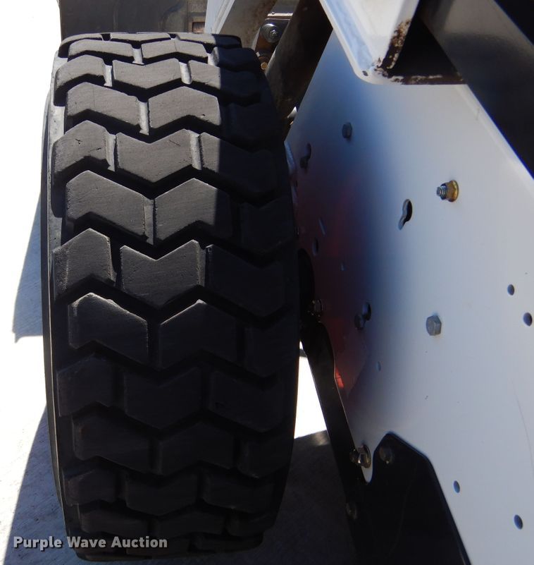 image for item MX9995 2012 Bobcat S185  skid steer loader