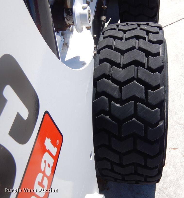 image for item MX9995 2012 Bobcat S185  skid steer loader