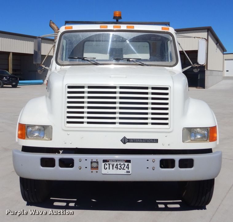 image for item MX9997 1995 International 4700  dump truck