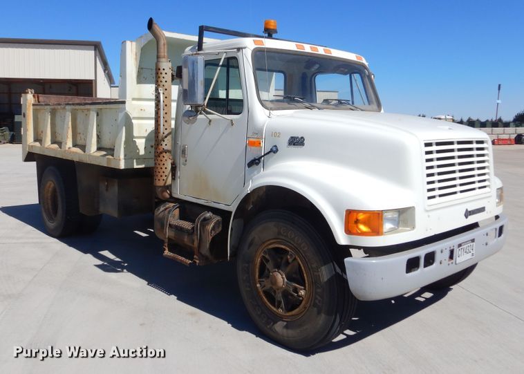 image for item MX9997 1995 International 4700  dump truck