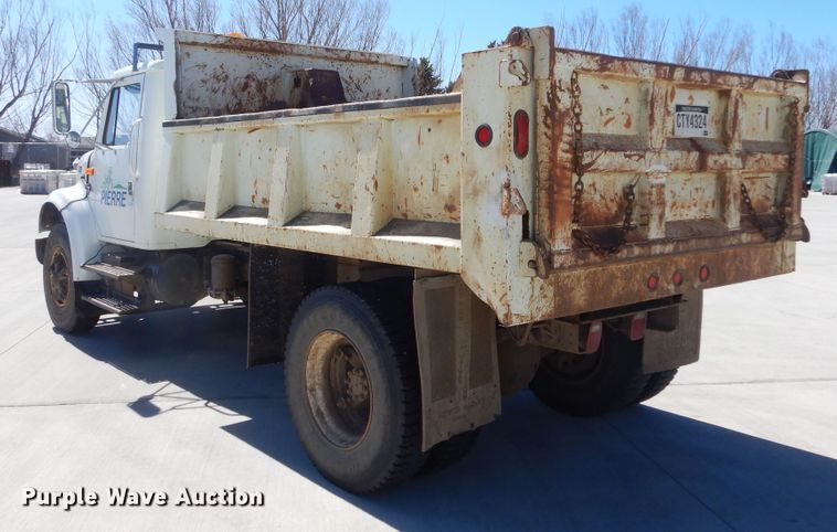 image for item MX9997 1995 International 4700  dump truck