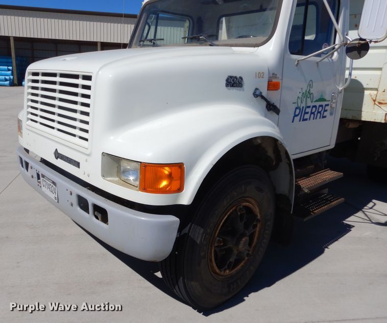 image for item MX9997 1995 International 4700  dump truck