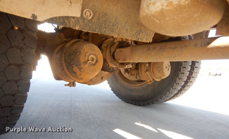 image for item MX9997 1995 International 4700  dump truck